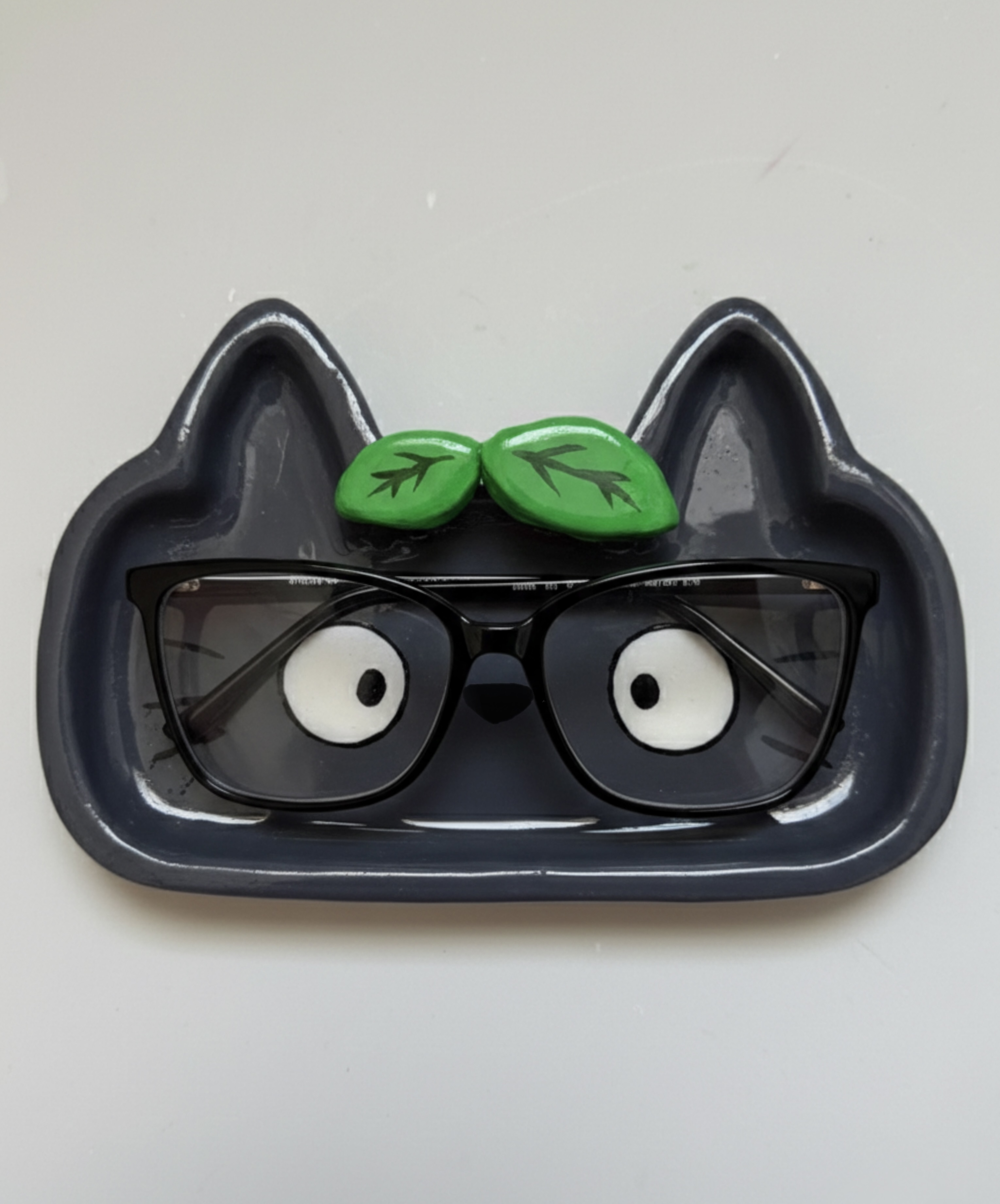 Totoro Brillenhalter von Seraphyshop – handgemacht